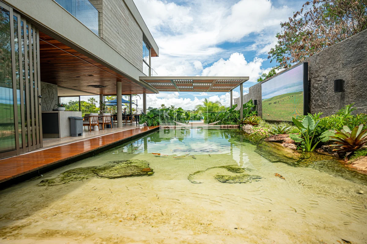 Residência contemporânea de altíssimo padrão com 900 m² de área construída, proj...