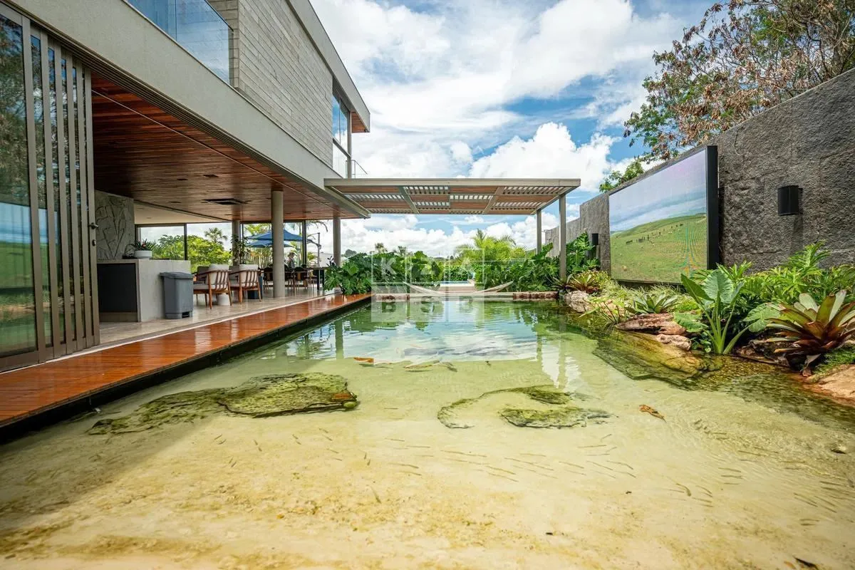 Residência contemporânea de altíssimo padrão com 900 m² de área construída, proj...