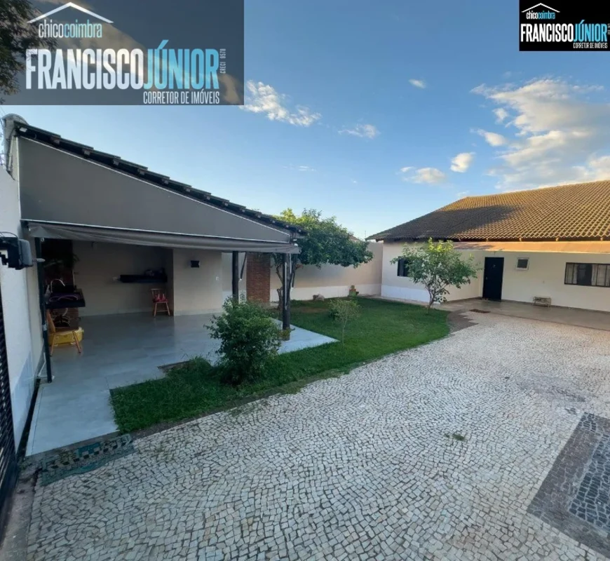 LINDA CASA RESIDENCIALAMBIENTES INTERNOS04 Quartos Amplos (sendo 03 Suítes),Rica...