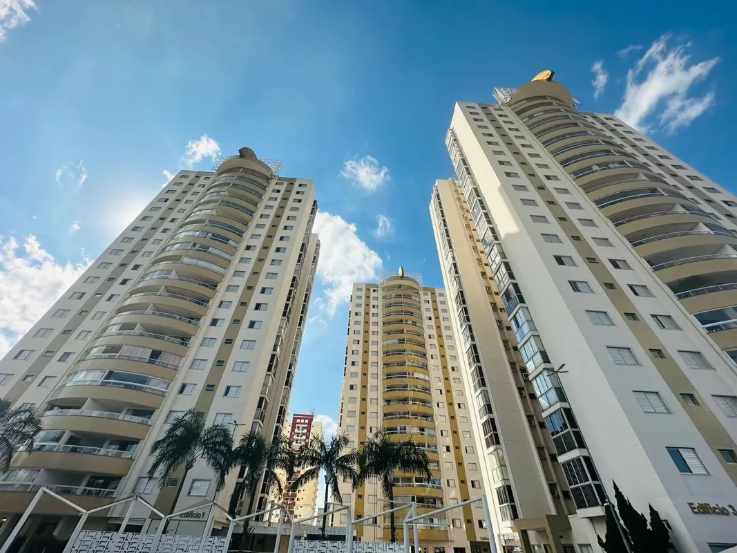 SOBRE O IMÓVEL:Excelente apartamento com 105m² de área útil.São 3 quartos, sendo...