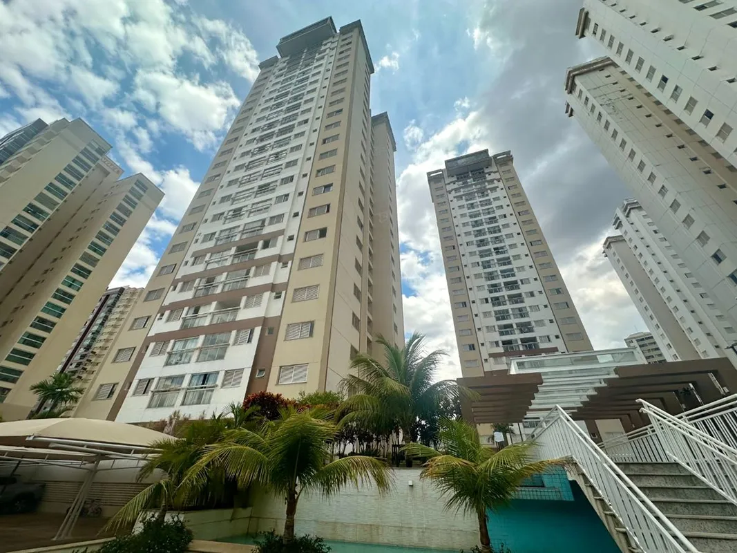 Sobre o Imóvel:Este apartamento de médio padrão oferece 77m² de área útil, com 3...