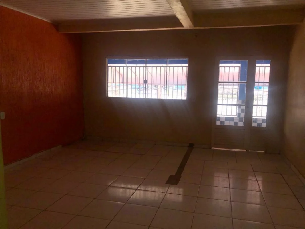 Oportunidade Sobrado QNN 20 (COM HABITE-SE) LOTE 144 M²Pavimento Térreo Garagem ...