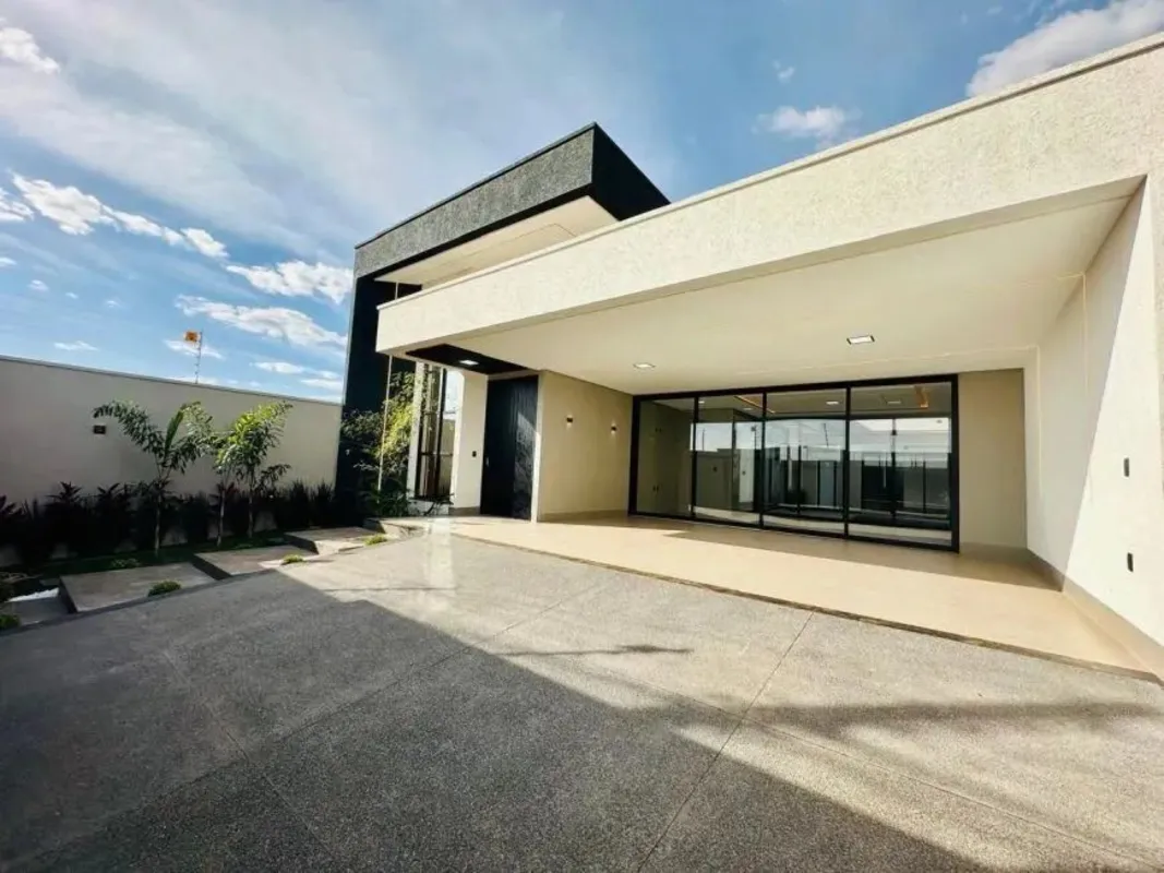 SOBRE O IMÓVEL:Excelente casa com 238m² de área útil.São 4 quartos, sendo 4 suít...