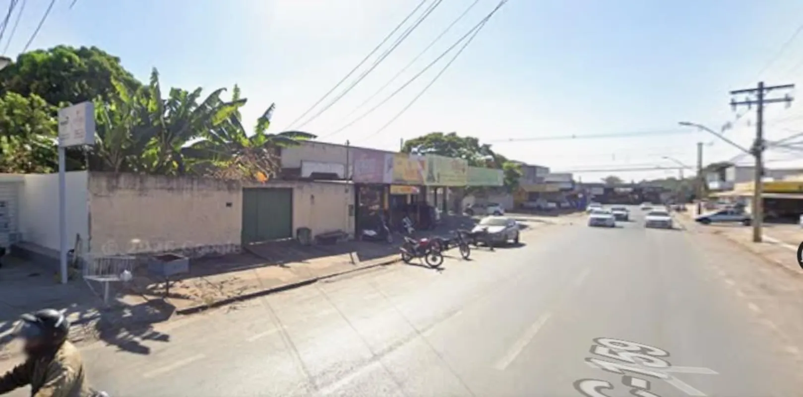 Localização estratégica na Rua C-135, a 2 minutos do Carrefour Hipermercado, 5 m...