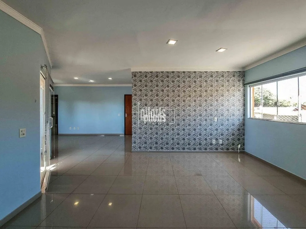 COND. ESTÂNCIA JARDIM BOTÂNICO - Se você busca uma casa reformada com espaço e s...