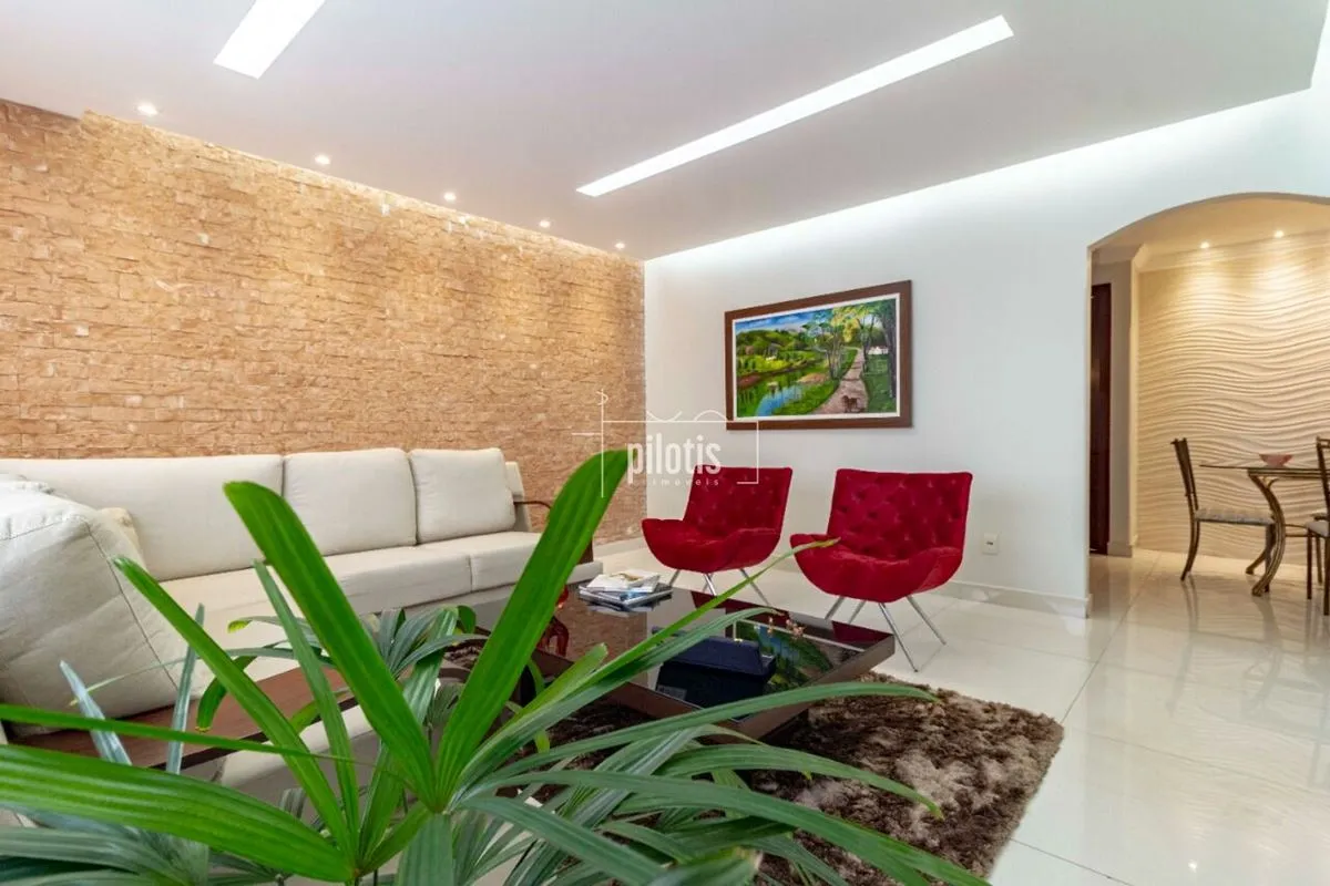 QN 05 - CASA PERFEITA PARA VIVER BEM!Se você busca um lar com espaço, conforto e...