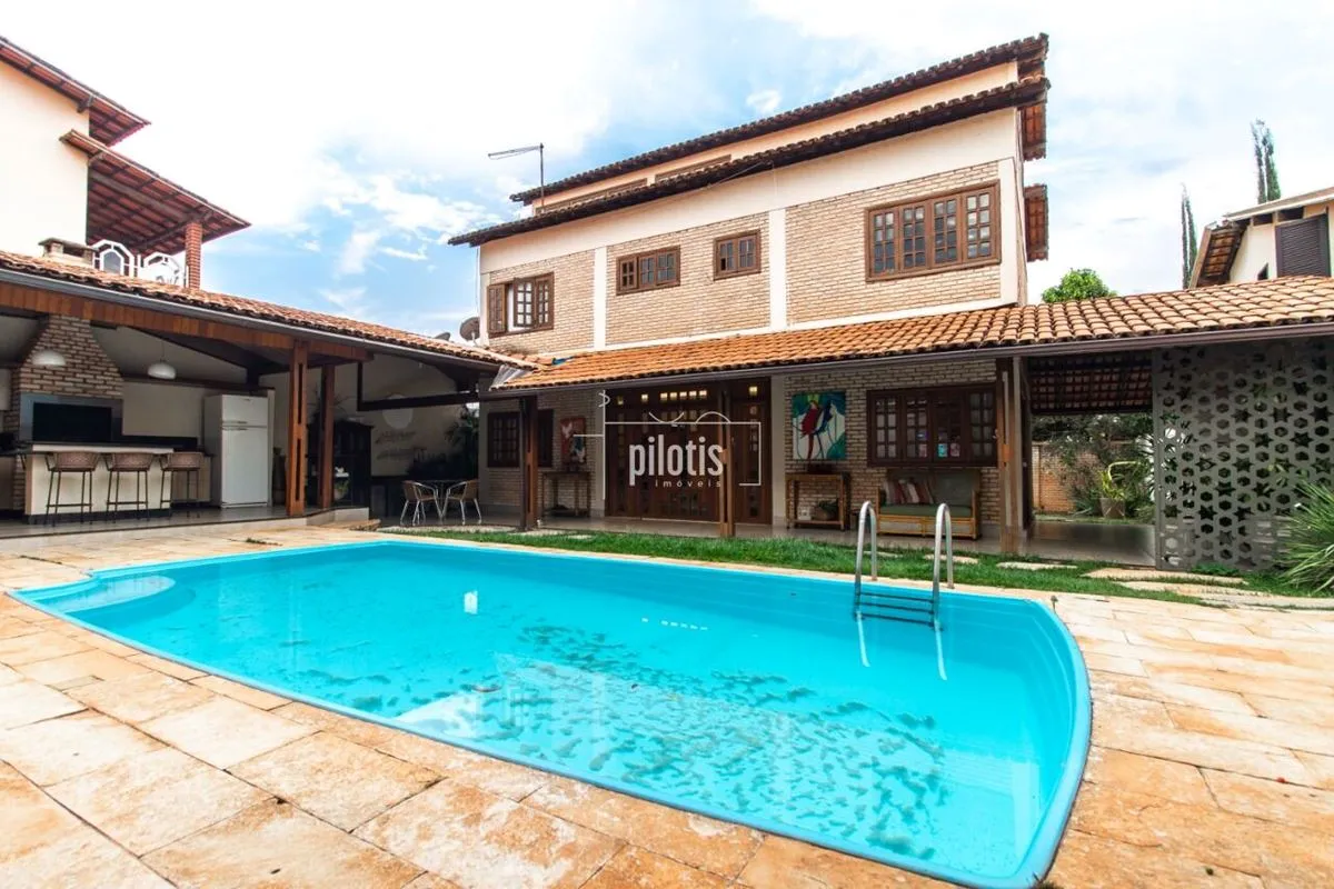 JARDINS DAS PENEIRAS - Ótima casa reformada e escriturada à venda !!Imóvel dispõ...