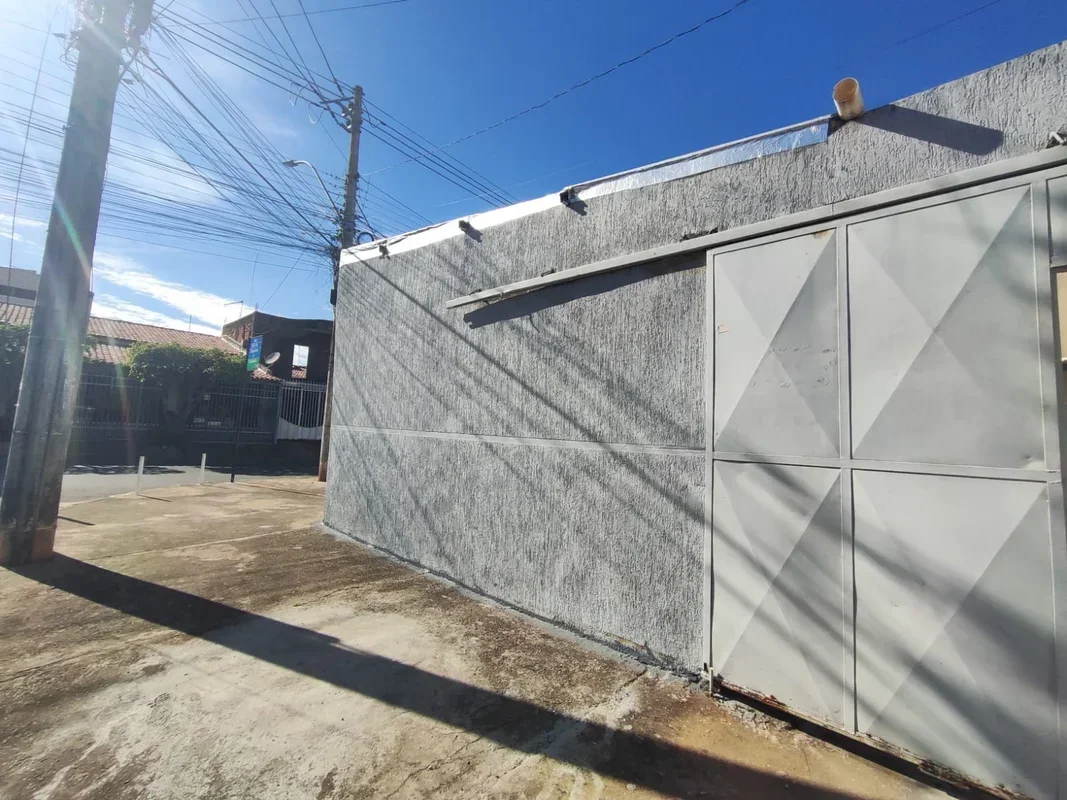 OPORTUNIDADE!- RESIDENCIAL/ COMERCIAL - LOTE DE ESQUINA - COM 2 KIT DE 1 QUARTO,...
