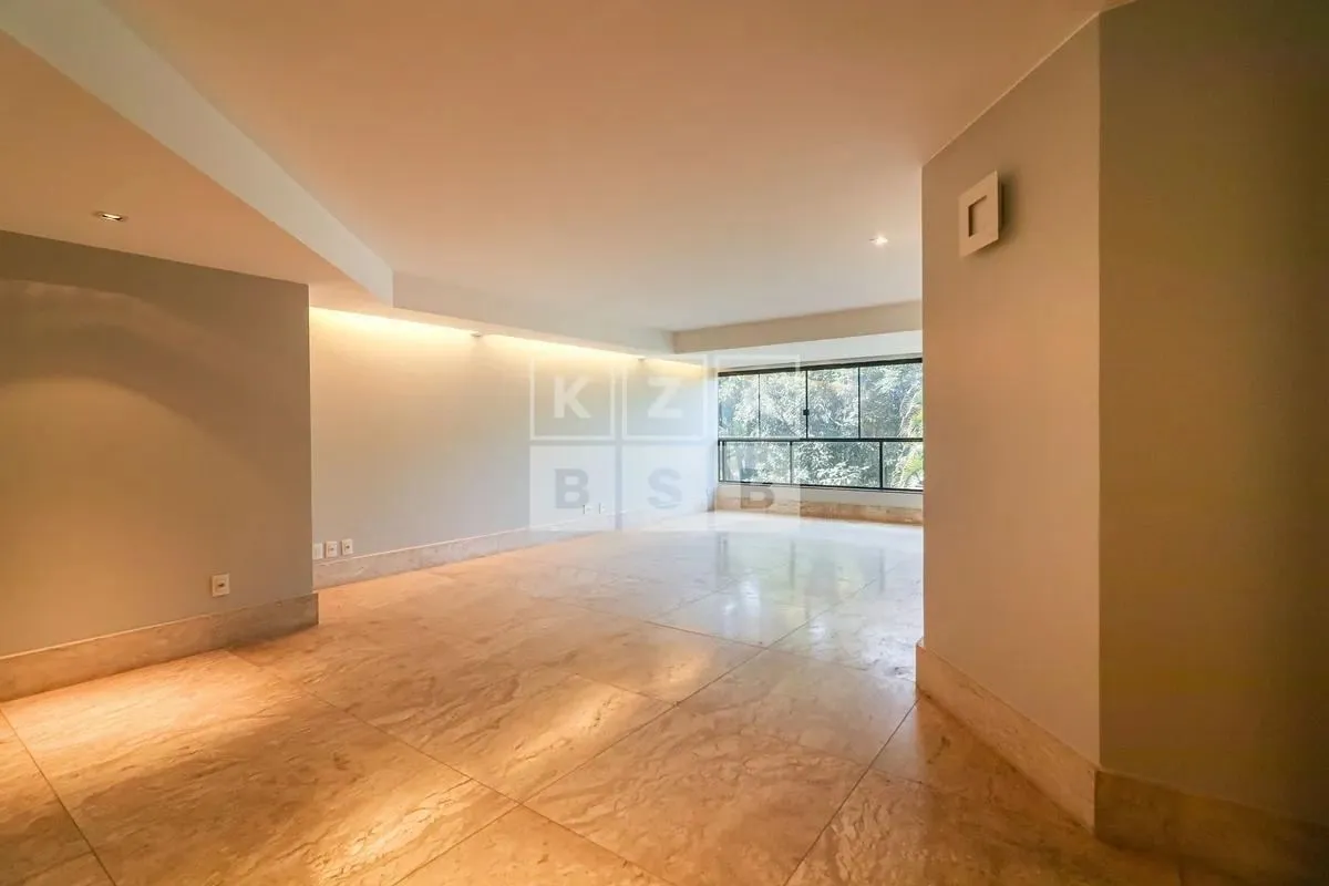 Apartamento reformado disponível para venda no Sudoeste!4 quartos (transformados...