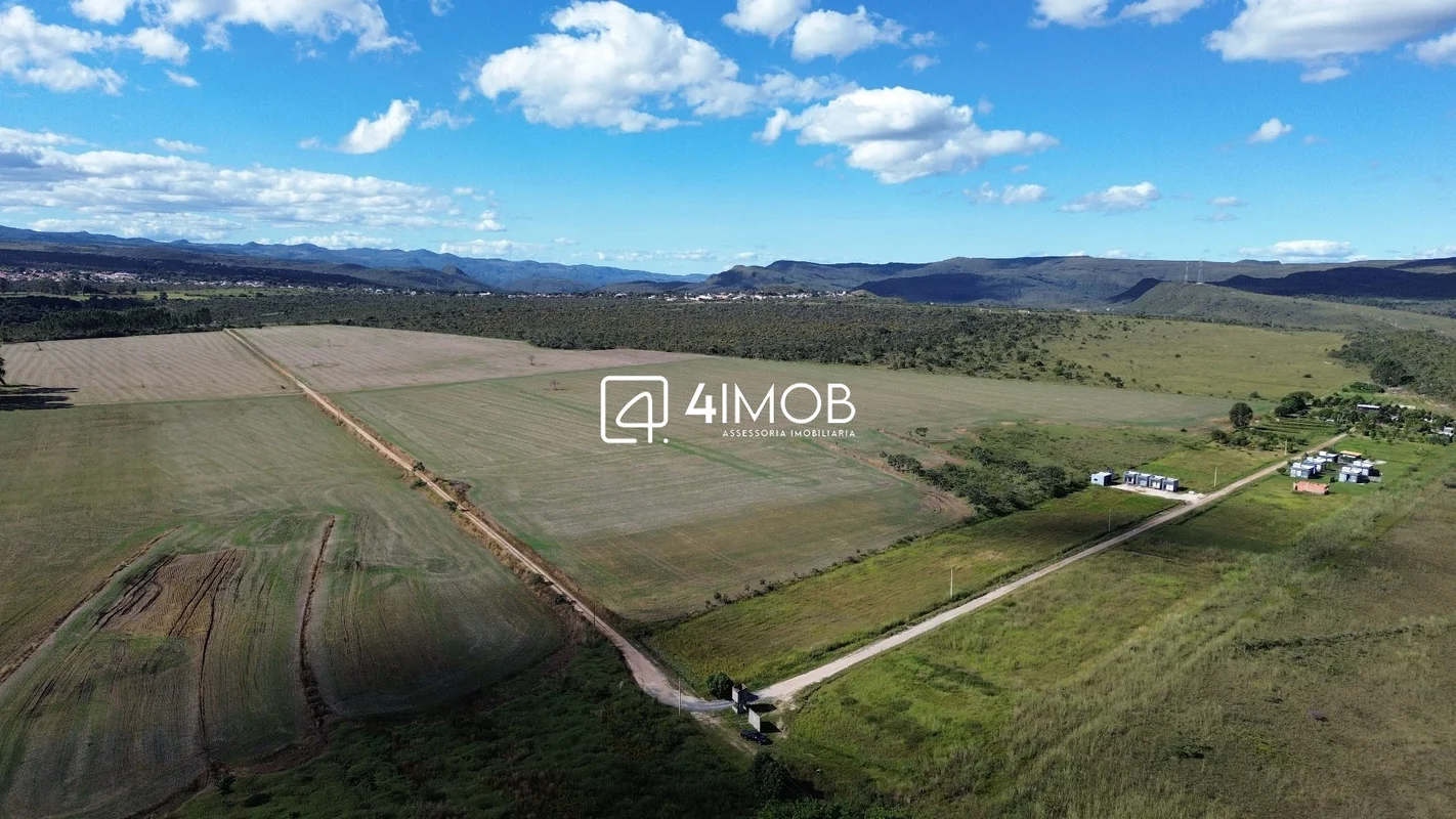 OPORTUNIDADE ÚNICA DE INVESTIMENTO EM ALTO PARAÍSO DE GOIÁS Localizado a apenas ...