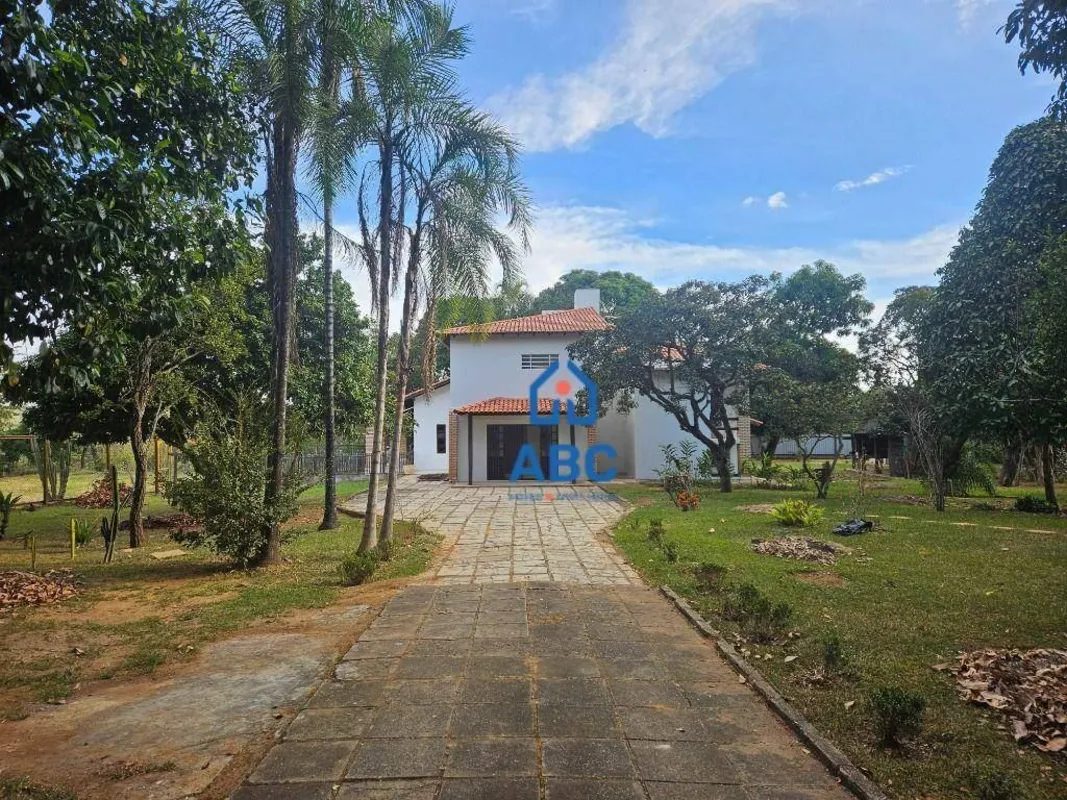 Endereço: SMLN MI TRECHO 13 CONJUNTO 02ABC Imóveis aluga excelente casa contendo...