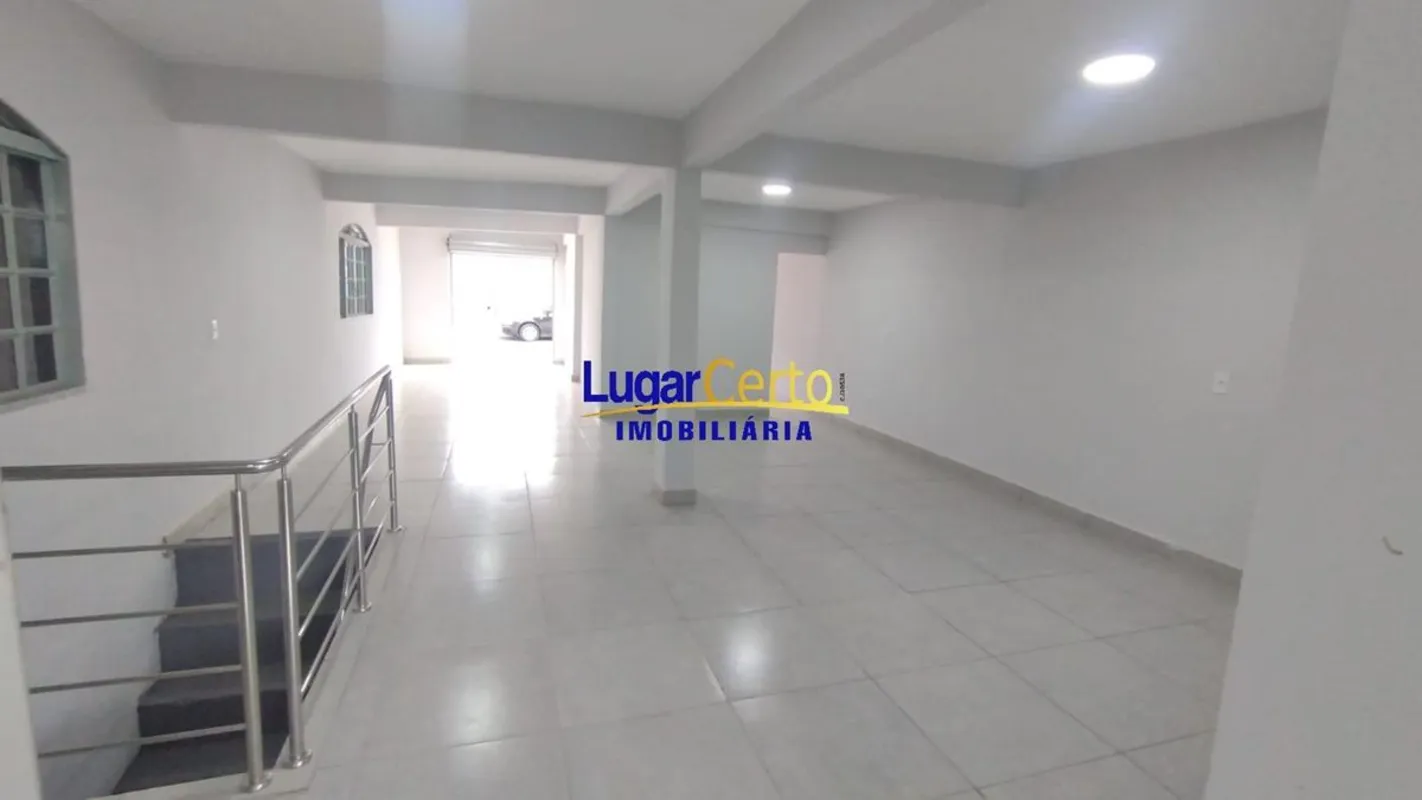 EXCELENTE OPORTUNIDADE DE LOCAÇÃO LOJA COMERCIAL EM FRENTE AO COLÉGIO CEF JK - C...