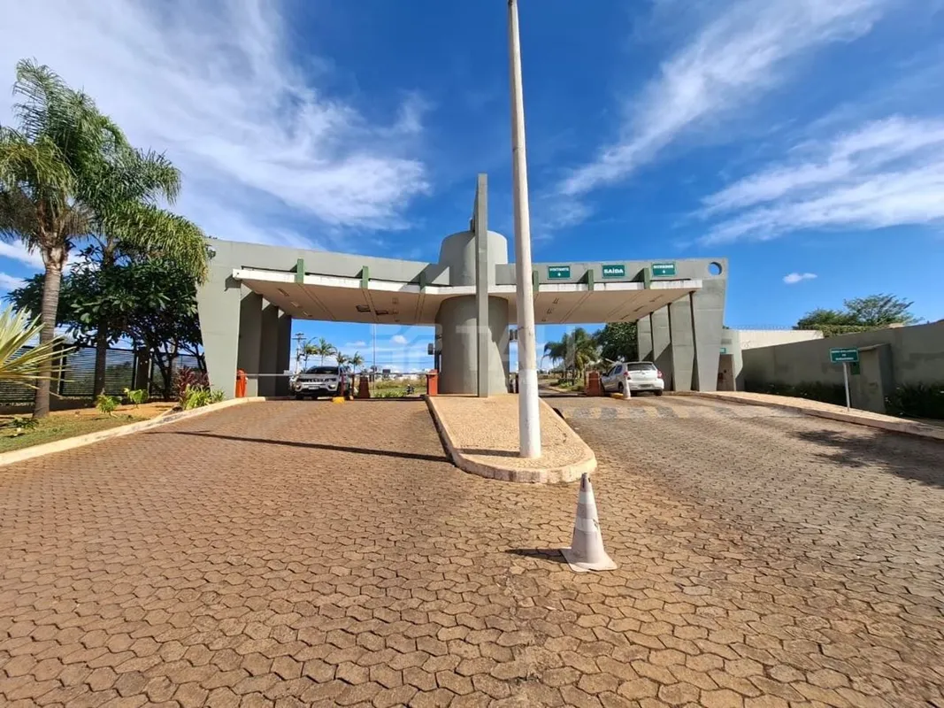 LOTE NO PRIVÊ MORADA SUL ETAPA A - JARDIM BOTÂNICOTerreno: 1.287,38Área útil: 83...