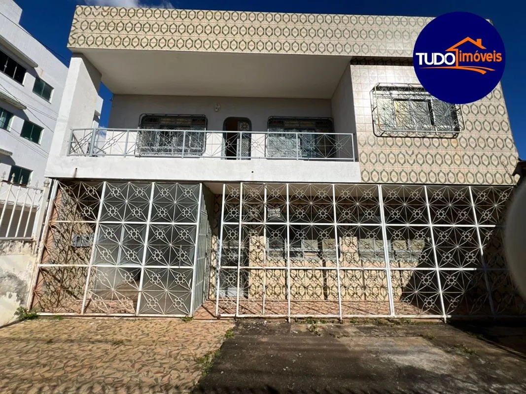 CASA 4QTOS, 2 LAJE, ESQUINA, ATRÁS DO CG, CEM 01, ACEITA FINANCIAMENTO FGTS Casa...