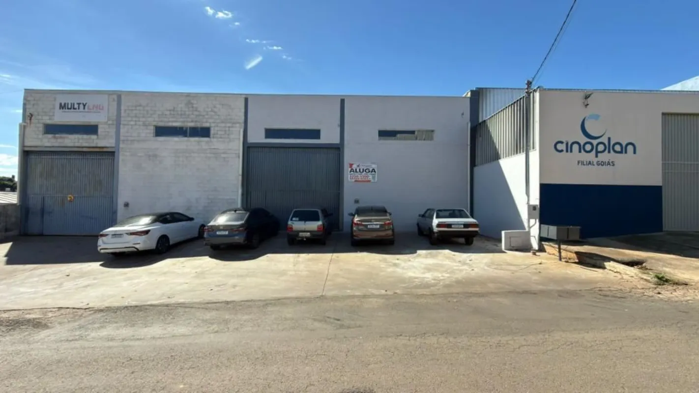 Galpão com 264m2 construídos e 360m2 de lote, piso com cimento usinado, telhas m...