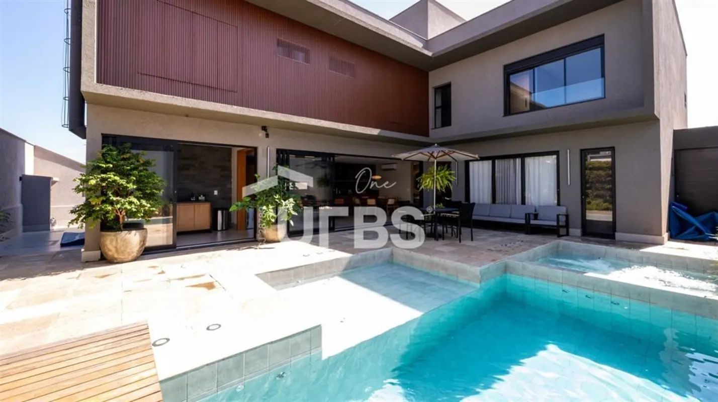 COD U-0033018 - Lindo sobrado está à venda no Jardins França. São 432 m² de lote...