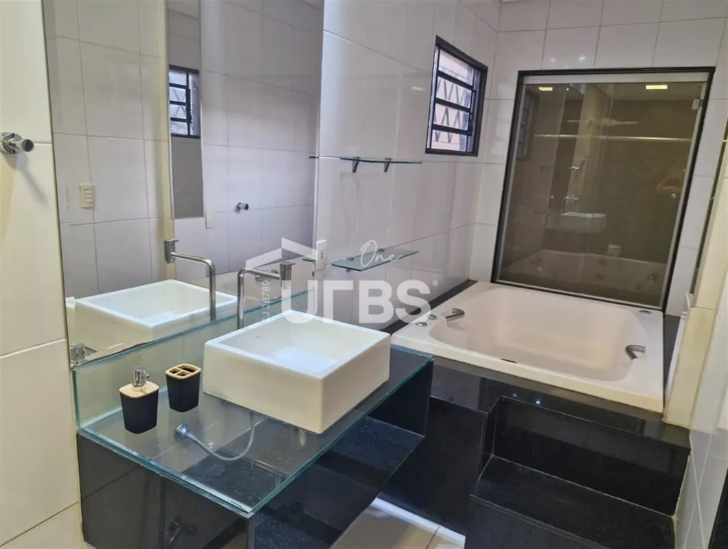 COD U-0030947 - Casa Espaçosa com 4 Quartos no Setor Urias Magalhães, Goiânia!De...