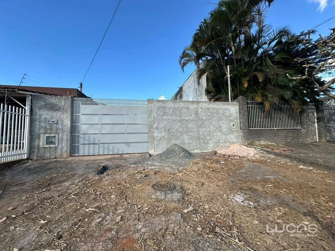 CASA - TAGUATINGA SUL O imóvel conta com sala ampla, cozinha, 03 quartos, sendo ...