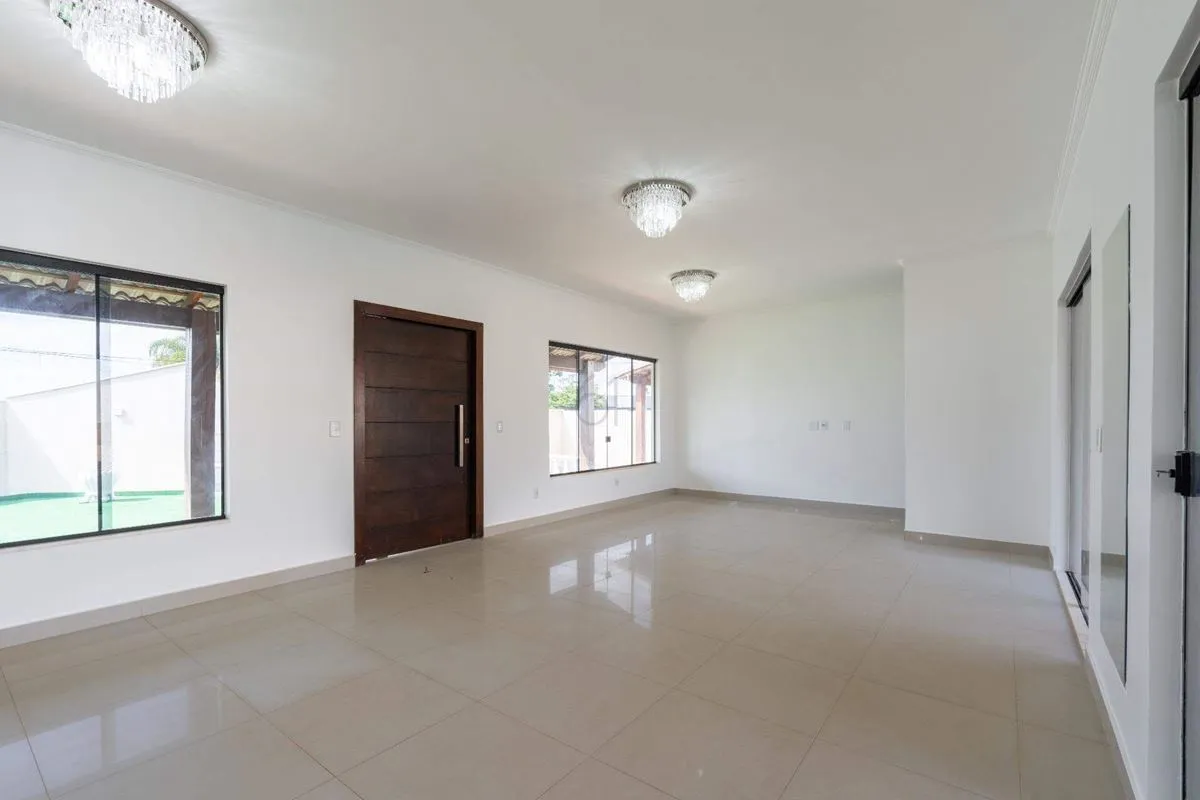 Encante-se com esta belíssima casa térrea no Condomínio Privê Morada Sul Etapa C...