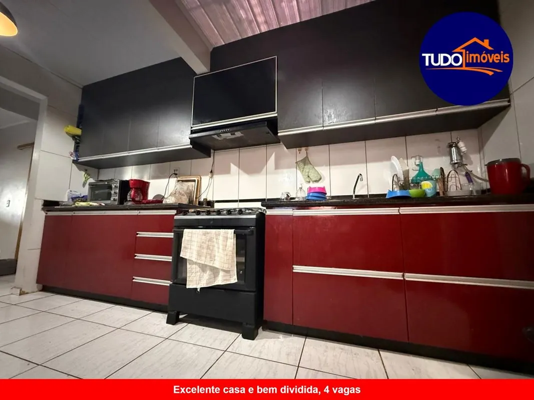 TUDO IMÓVEIS VENDE - Casa com 3 quartos uma suíte e 4 vagas de garagem à venda e...