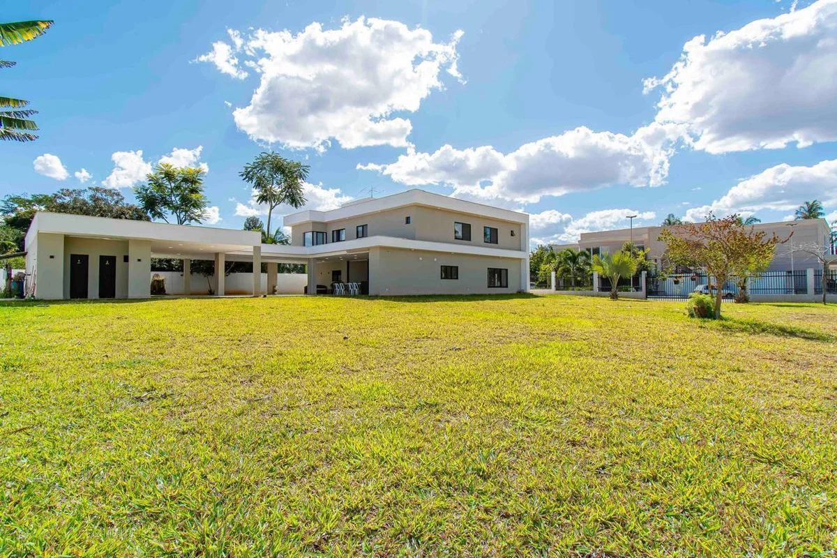 LENIÉR CURADORIA IMOBILIÁRIA VENDE SOFISTICAÇÃO E EXCLUSIVIDADE NO PARK WAY – QU...