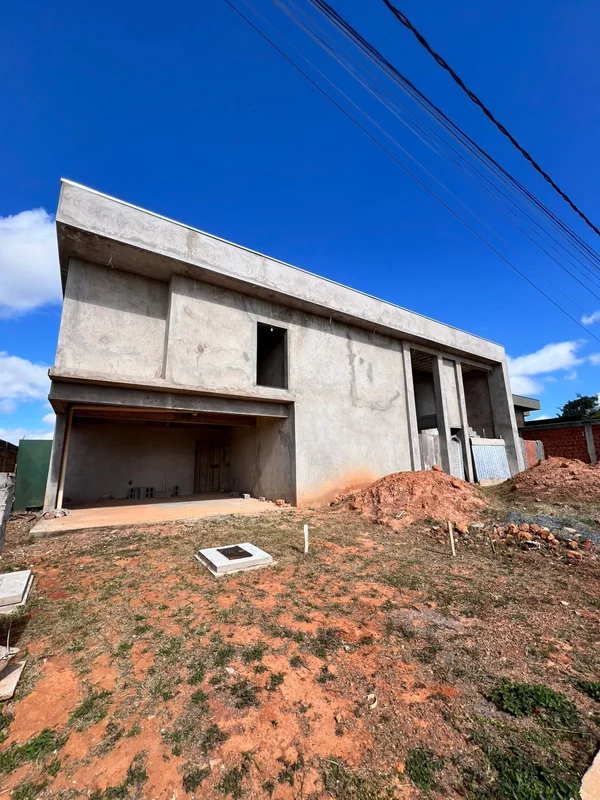 OPORTUNIDADE EXCLUSIVA – CASA DE ALTO PADRÃO EM CONSTRUÇÃO NO ESTÂNCIA QUINTAS D...