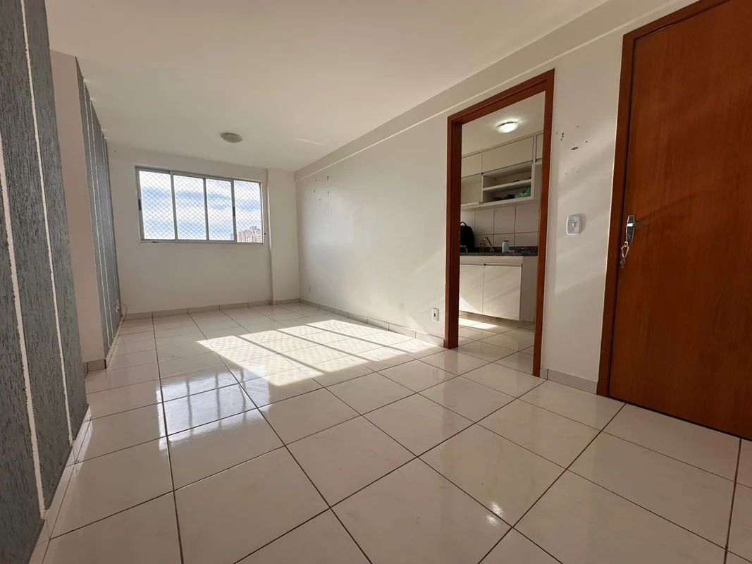 Conheça este apartamento confortável na QR 403 Conjunto 5 A, SAMAMBAIA NORTE! Lo...