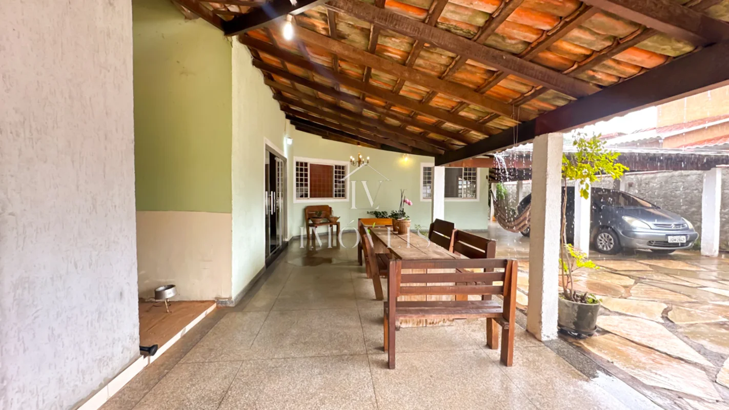 LV IMÓVEIS VENDE CASA + PONTO COMERCIAL EM LOTE DE 1.000m²SHA Conjunto 5 – Cháca...