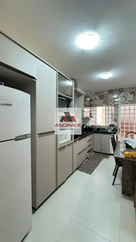 Excelente casa na central de Sobradinho df3 DORMITÓRIOS SENDO 2 SUÍTES LageChurr...