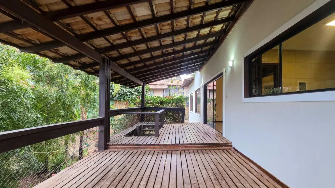 CASA COM MEZANINO E EXCELENTE ÁREA VERDE | VILLAGE 2 – JARDIM BOTÂNICOUma excele...