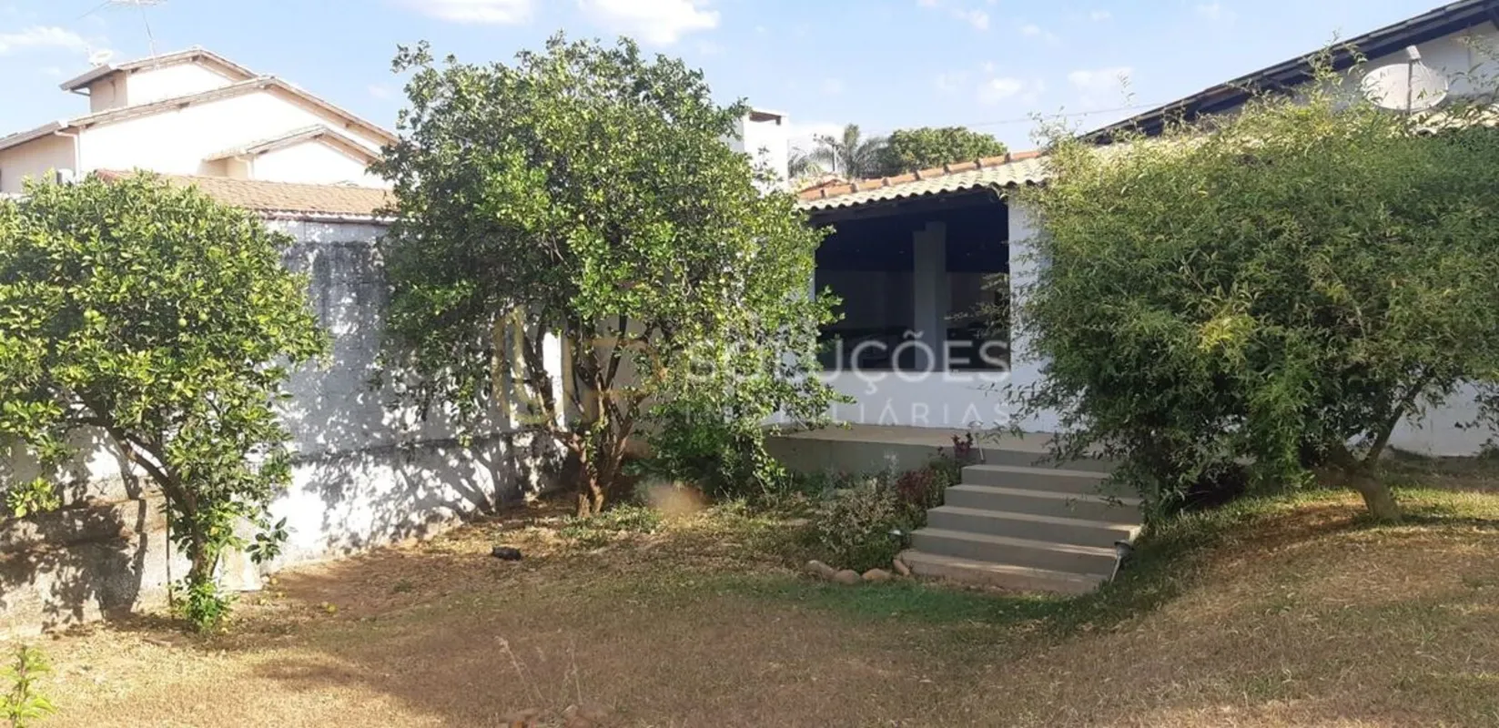 2 Vagas | 3 Quartos | 2 Suítes | Escritório | Churrasqueira | Área do terreno: 5...