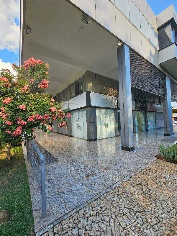 Se você procura um imóvel comercial bem localizado, com excelente visibilidade e...