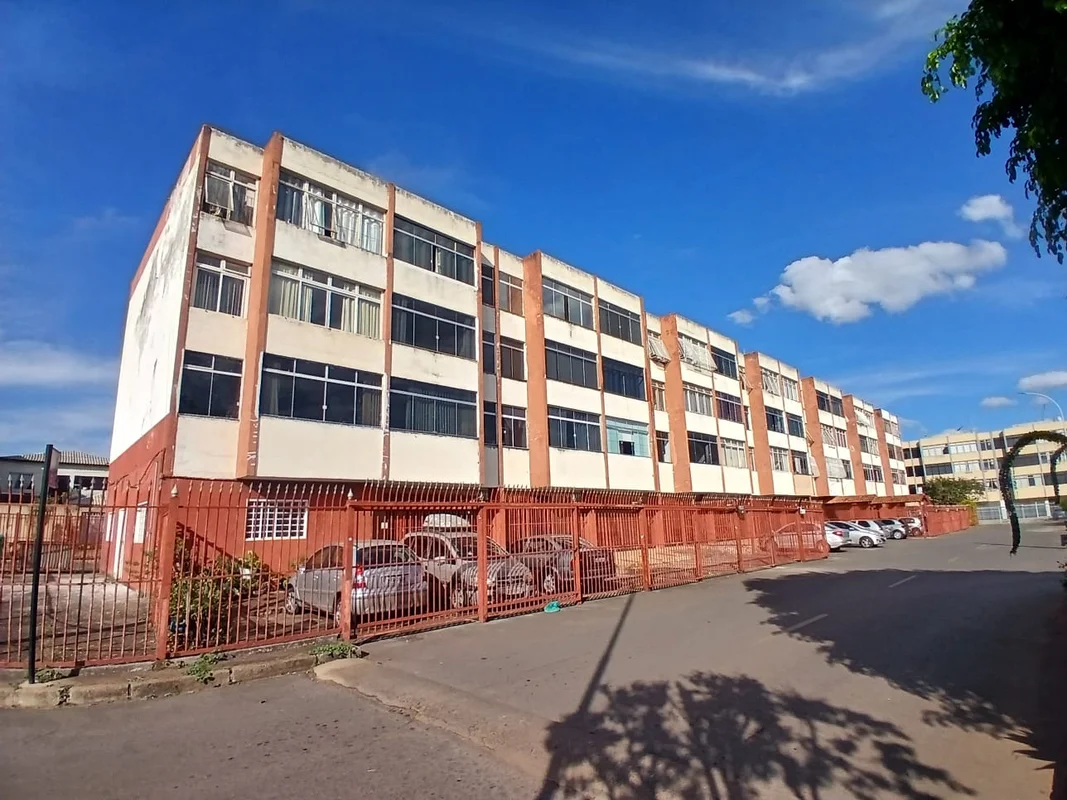 Excelente apartamento para locação na QI 10 do Guará I.Com 68 m² de área privati...