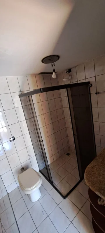 SOBRADO DIVIDIDO EM 3 RESIDÊNCIAS em QE 46, GUARÁ II Acesso: 1º e 2º andares ind...