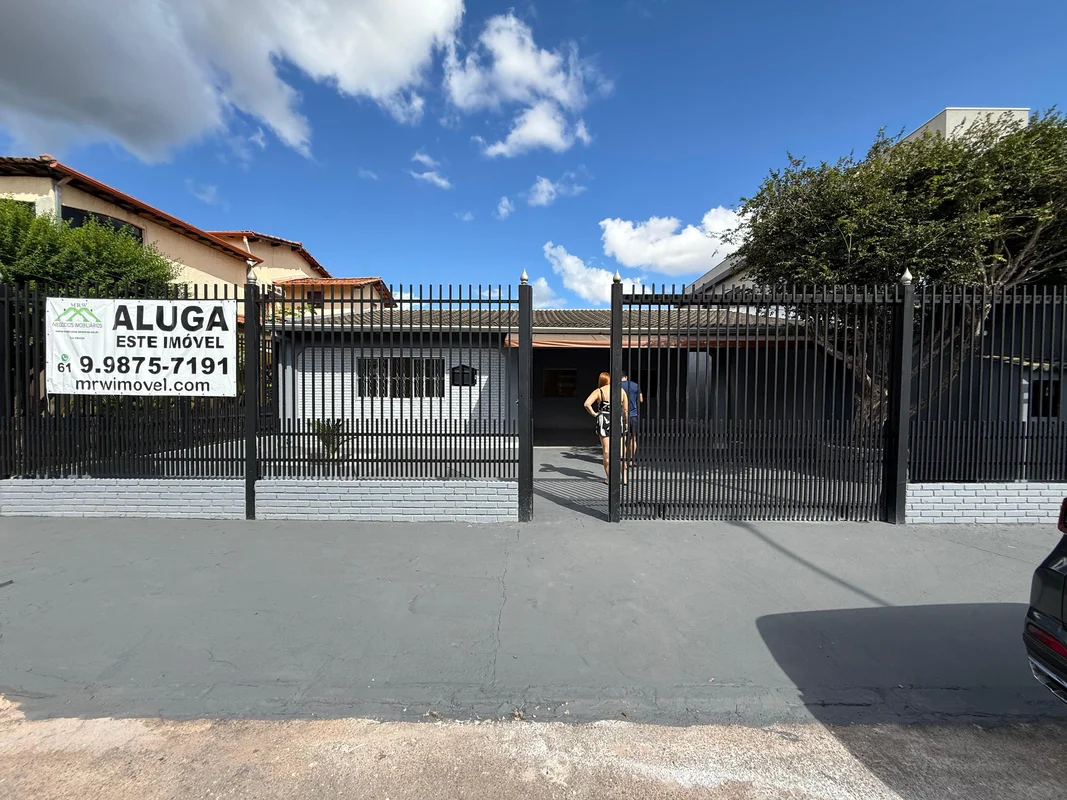 CASA REFORMADA DE ALTO PADRÃO SANTA MARIA/DF QRI 11 Residencial Santos Dumont Lo...