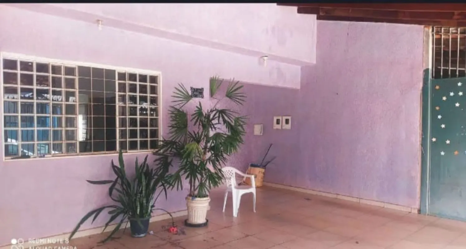 Casa para venda no Setor Central do Gama-DF com 3 quartos, 1 sala, 1 banheiro, 4...