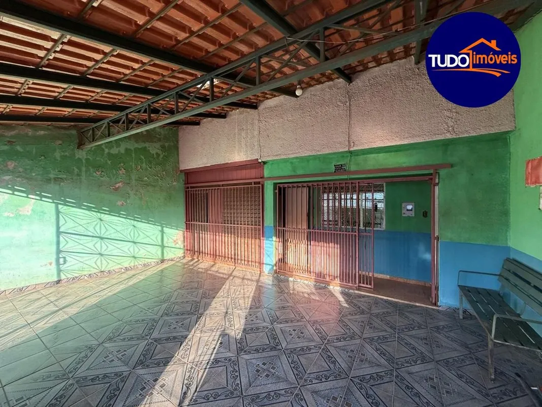 Tudo Imóveis - CRECI 23.925-DF Casa de 3 quartos, sendo 1 suíte, está disponível...