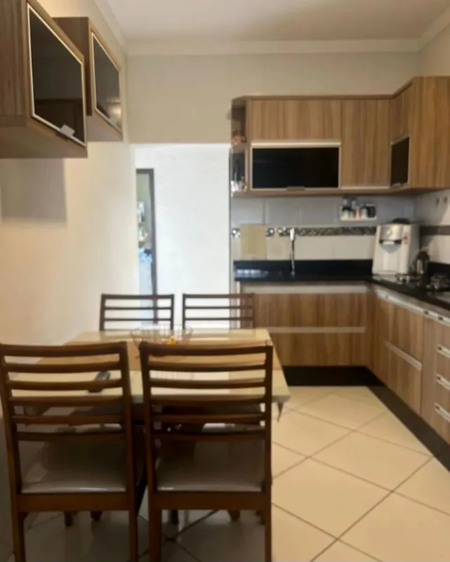 Casa à venda na QNL 30, no bairro Taguatinga Norte. Imóvel com 2 quartos, 1 sala...