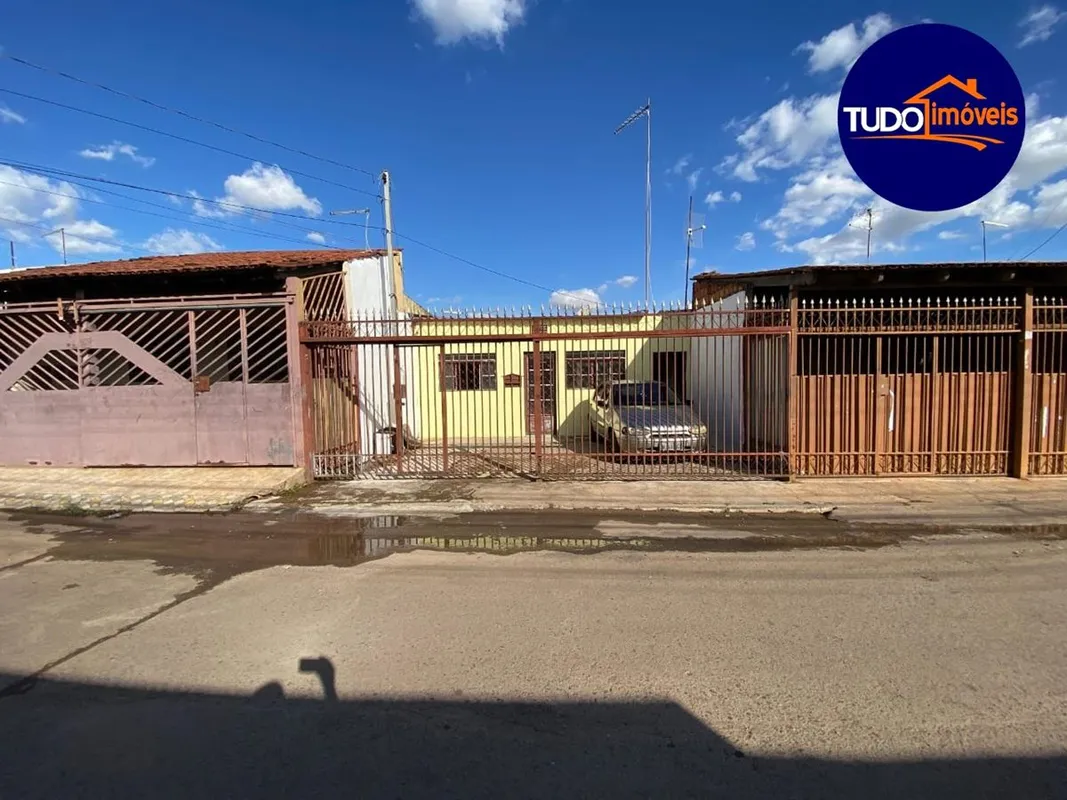 CASA À VENDA - SAMAMBAIA SUL/DFExcelente oportunidade para morar ou investir.Loc...