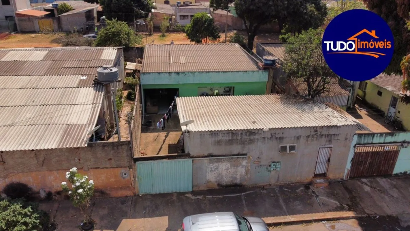 Casa em lote vazado, excelente localização!QUADRA 02 DO SETOR SUL - EXCELENTE QU...