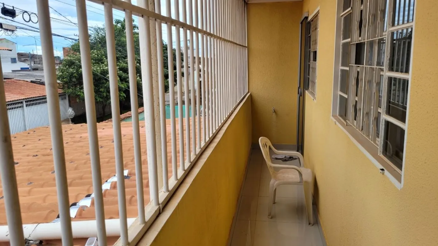 Casa sobrado à venda Santa Maria, com 5 quartos, 1 sala, 3 banheiros, 1 vaga de ...