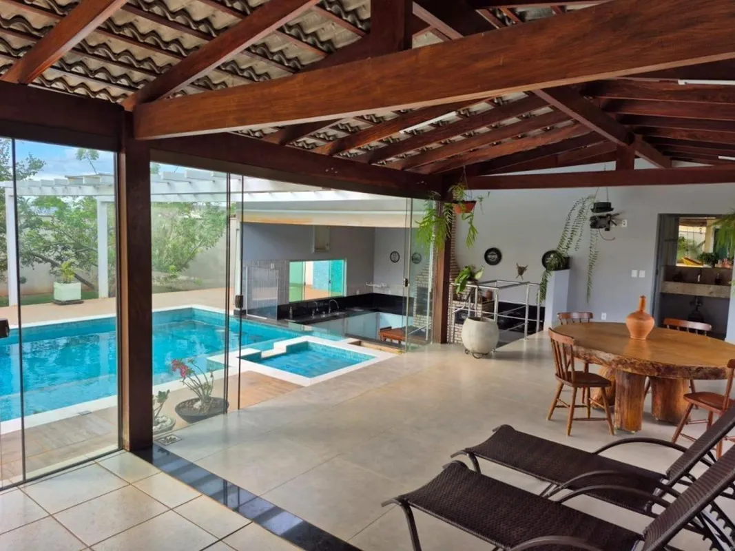 Casa à Venda | Tudo ImóveisEncante-se com esta residência incrível, projetada pa...