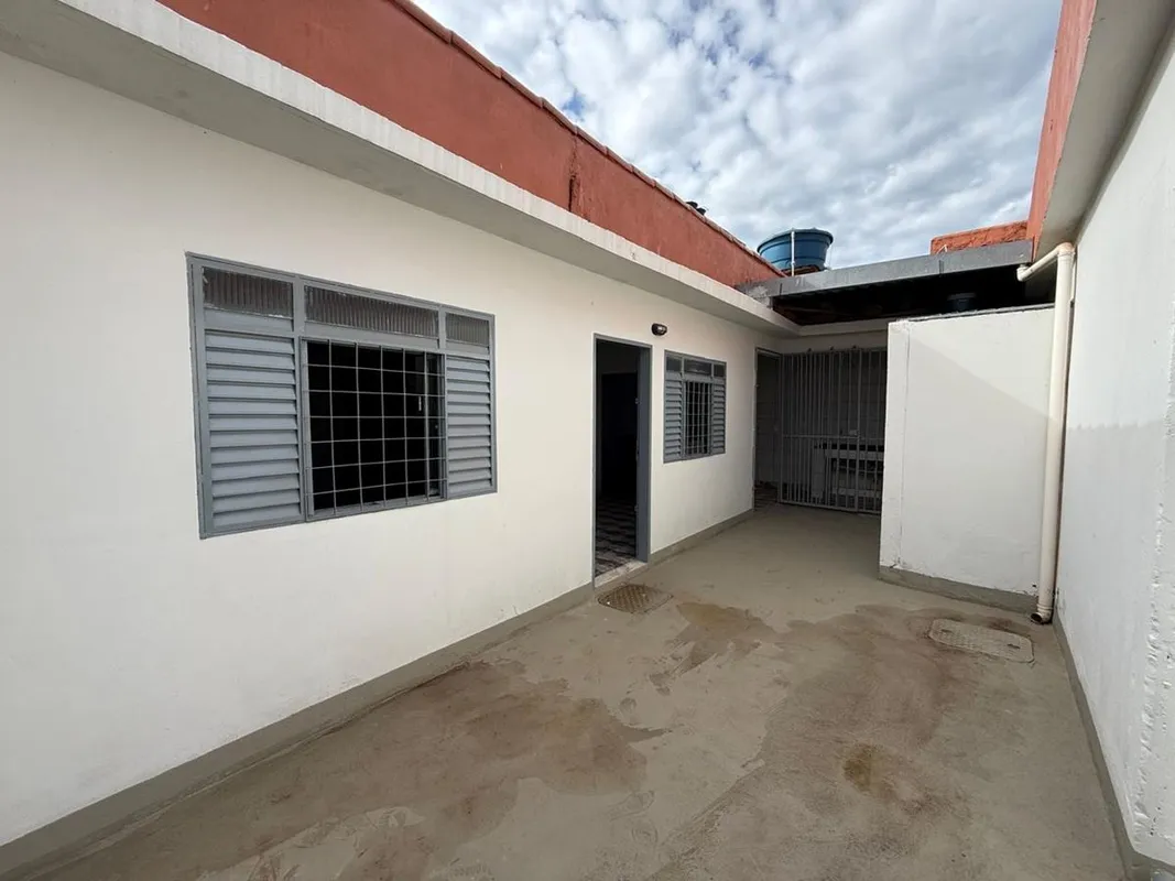 Casa para locação em Brasília-DF, no bairro Setor Leste (Gama). 1 quarto, 1 banh...