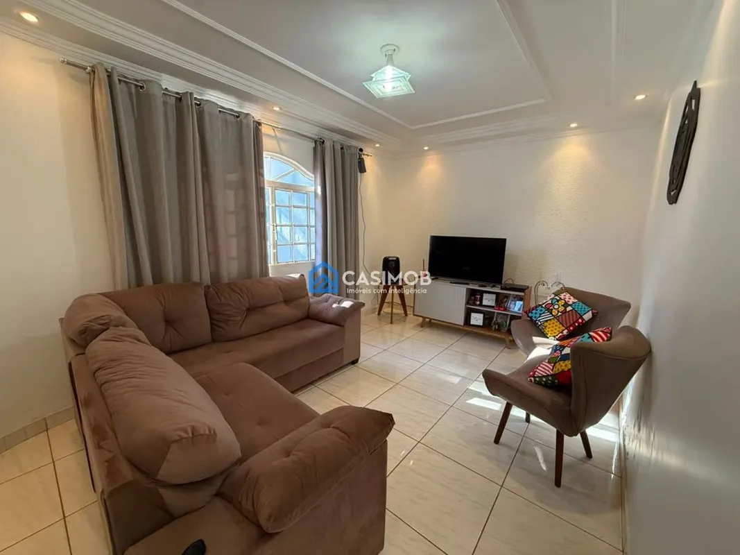 Casa de 3 Quartos à Venda - QR 405 Samambaia NorteExcelente oportunidade para mo...