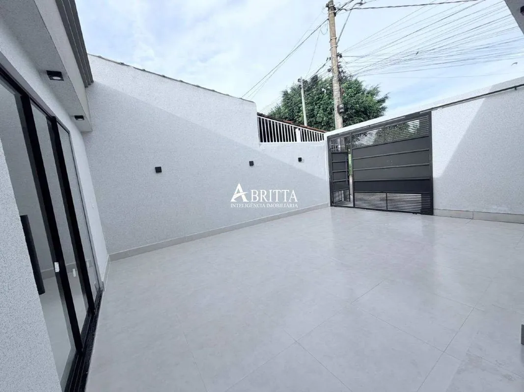 ?? Casa moderna e sofisticada à venda na 605 da Samambaia Sul!Imóvel com excelen...