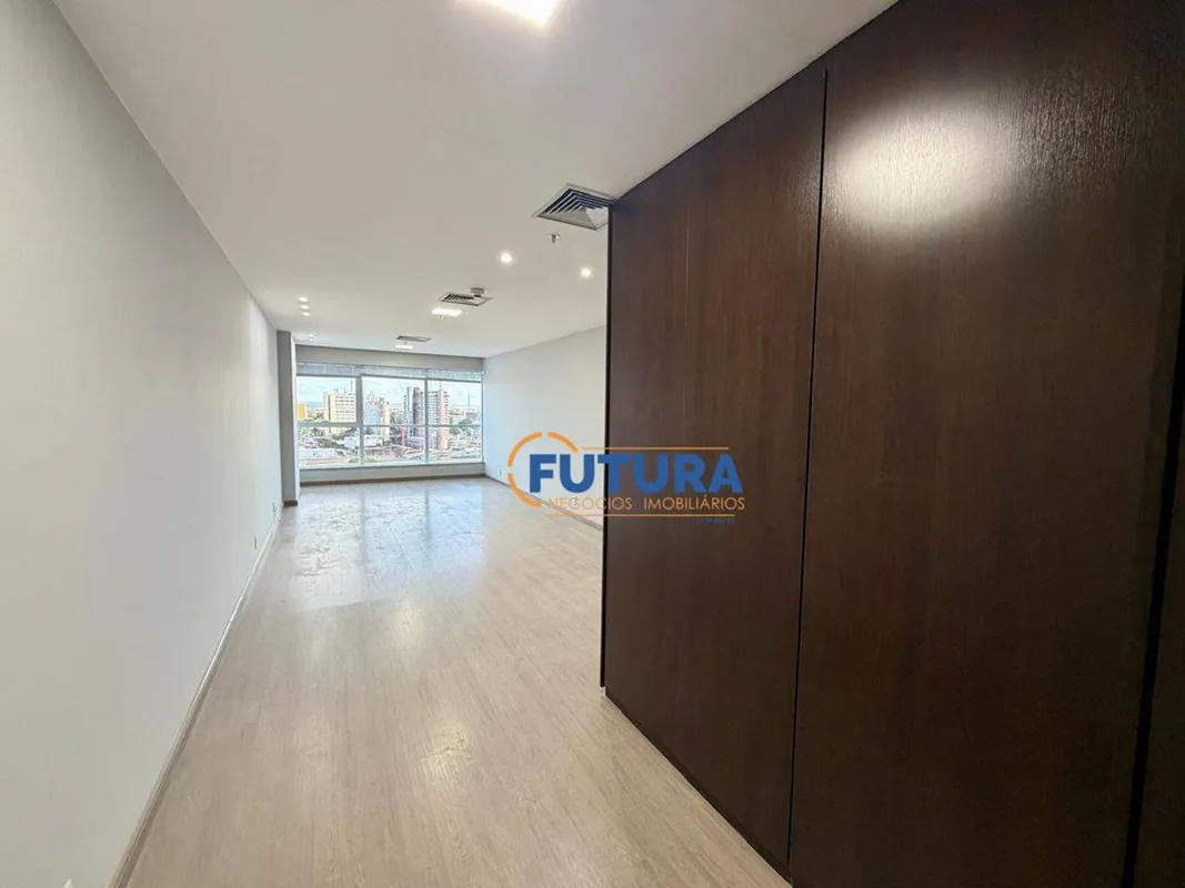 A FUTURA NEGÓCIOS IMOBILIÁRIOS disponibiliza para LOCAÇÃO:Sala Comercial de 42m²...