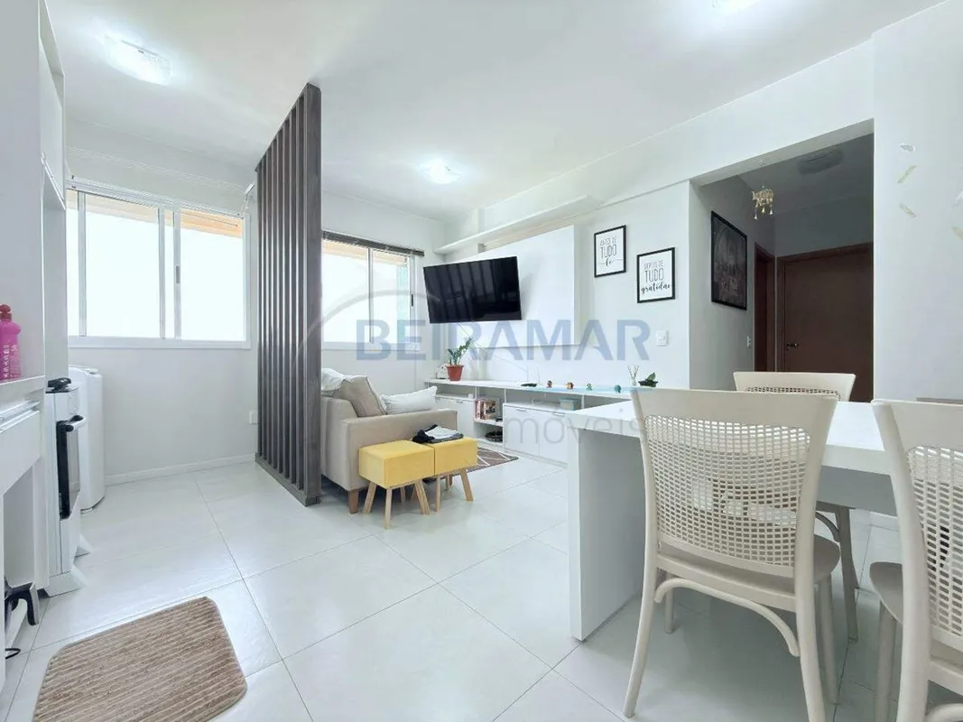 Este apartamento de 54m² na QE 38 é a oportunidade perfeita para quem busca um i...