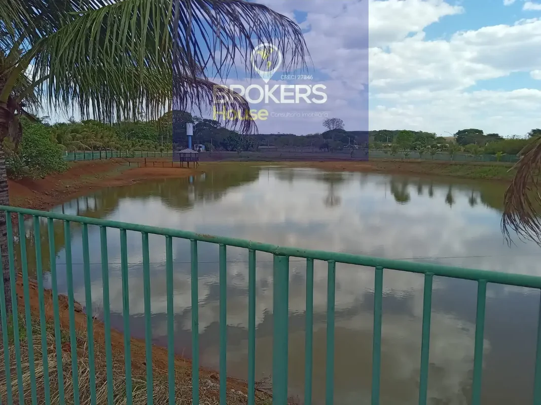Lote 2000 metros, plano, próximo do lago, condominio fechado, documentação em di...