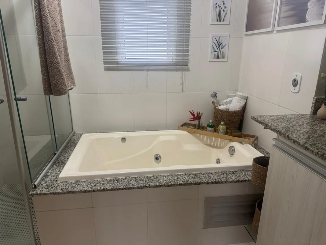 OPORTUNIDADE ÚNICA, LINDO E CONFORTÁVEL APARTAMENTO VAZADO – 04 SUÍTES | 132 m² ...