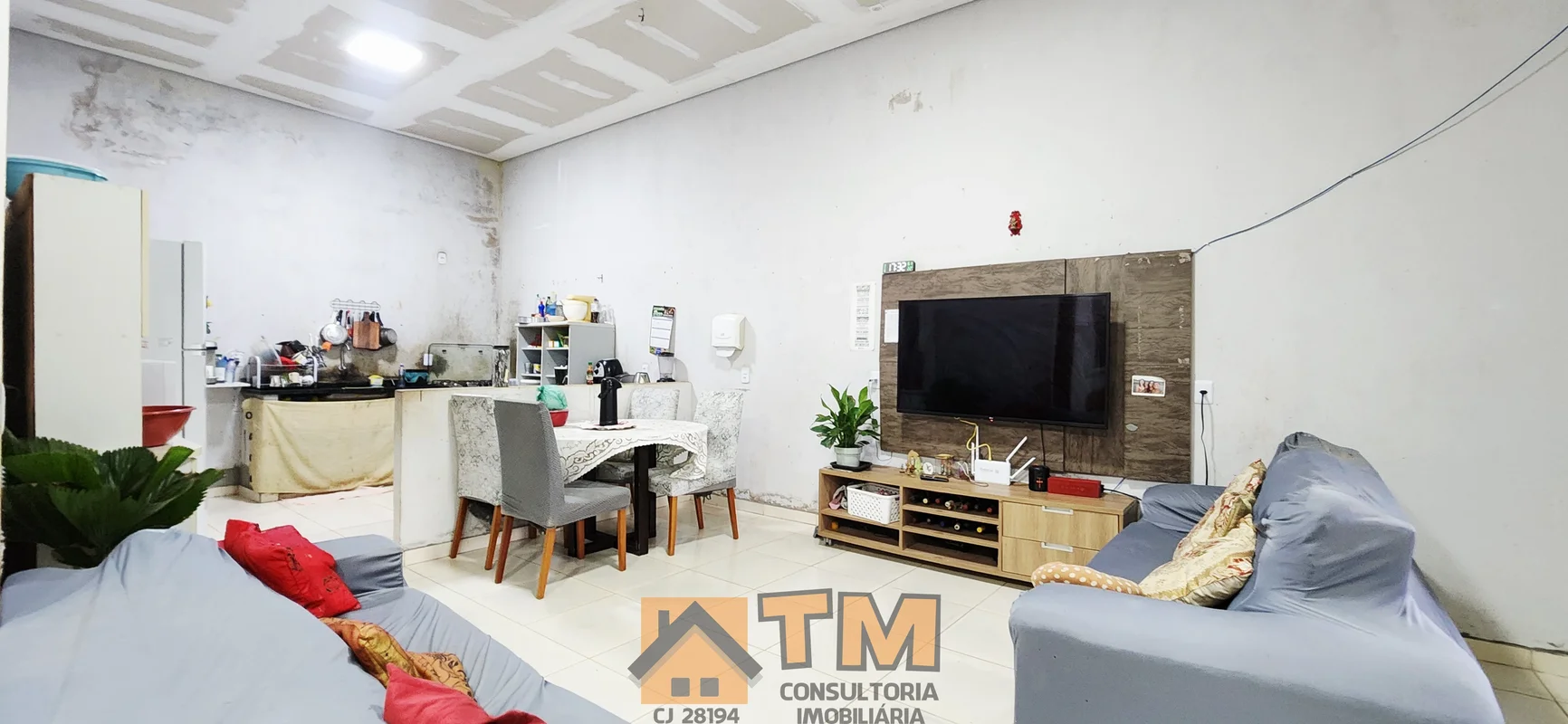 TM CONSULTORIA IMOBILIARIA VENDE:CASA COM 3 QUARTOS, SUITE, PERTO DA PARADA DE O...